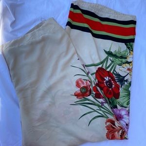 flower detail flare elastic pant